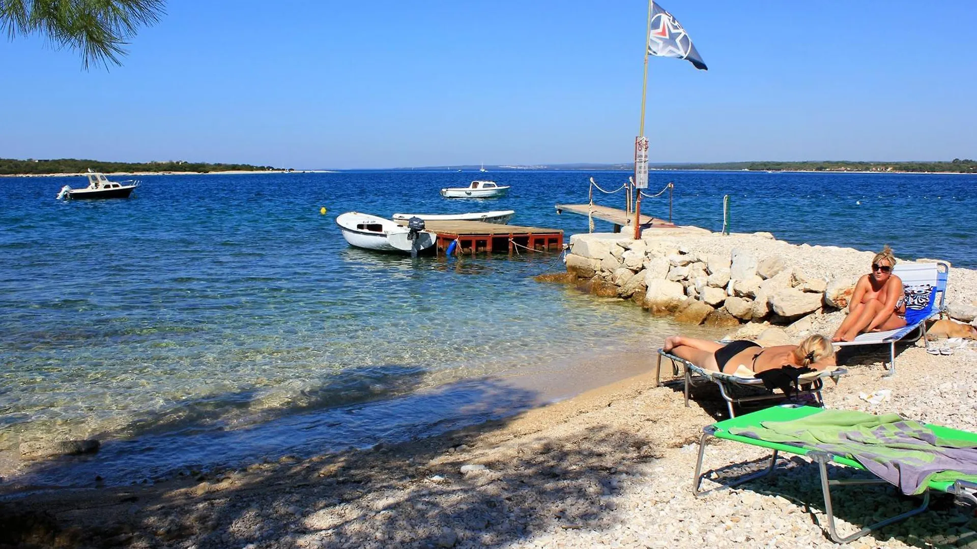 Apartments With A Parking Space Stinjan, Pula - 20693 0*,  Croatia