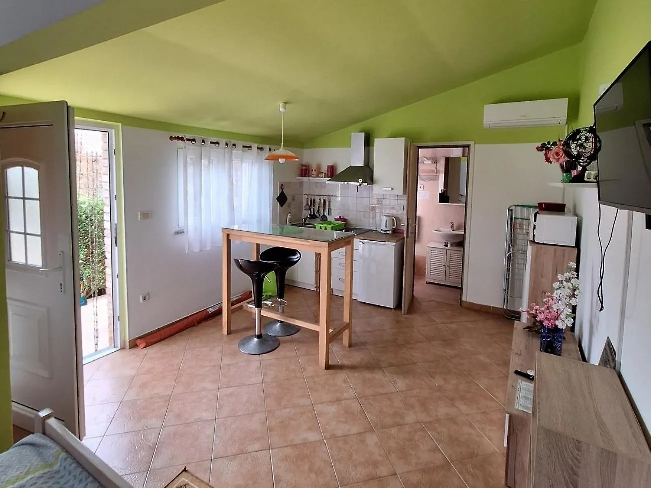 Apartments With A Parking Space Stinjan, Pula - 20693 Croatia