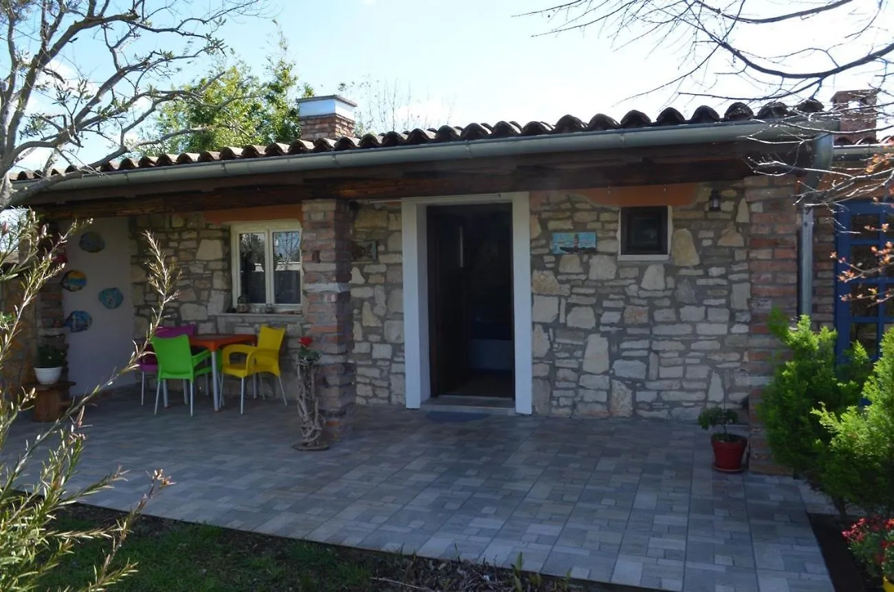 Apartments With A Parking Space Stinjan, Pula - 20693 location